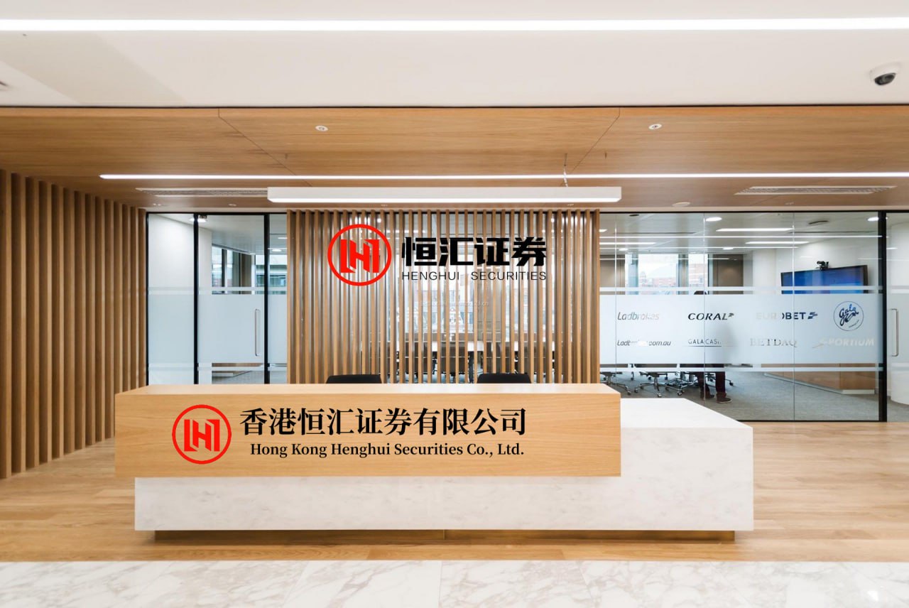 金点配资APP下载 “莎头”遭横扫无缘三连冠 林诗栋/蒯曼夺金